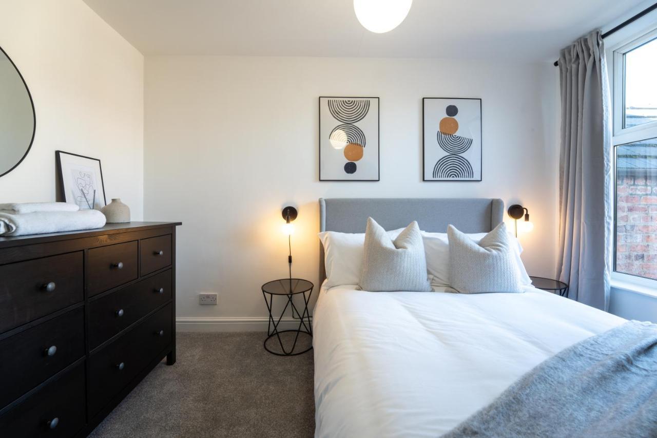 Southview Stays - Three Bedroom House チェスター エクステリア 写真