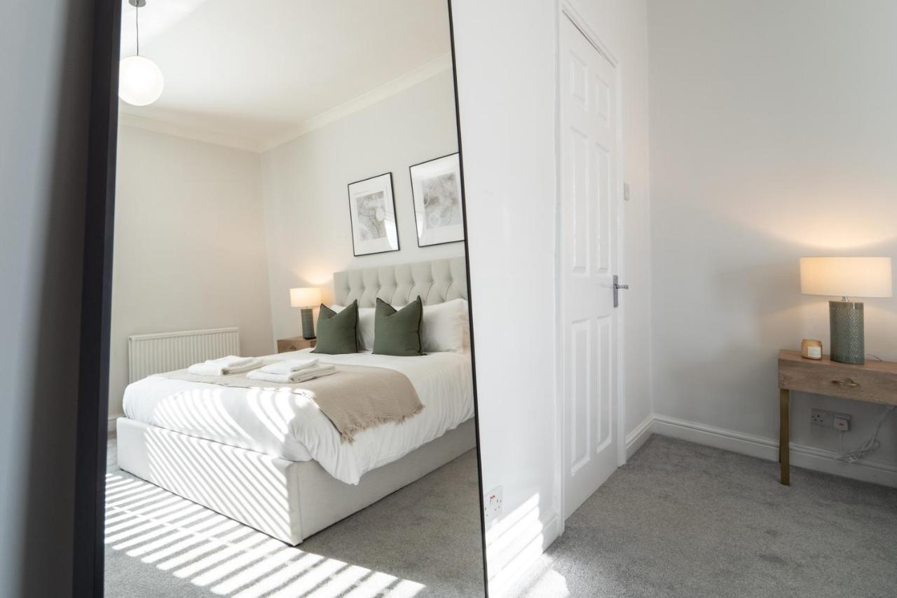 Southview Stays - Three Bedroom House チェスター エクステリア 写真